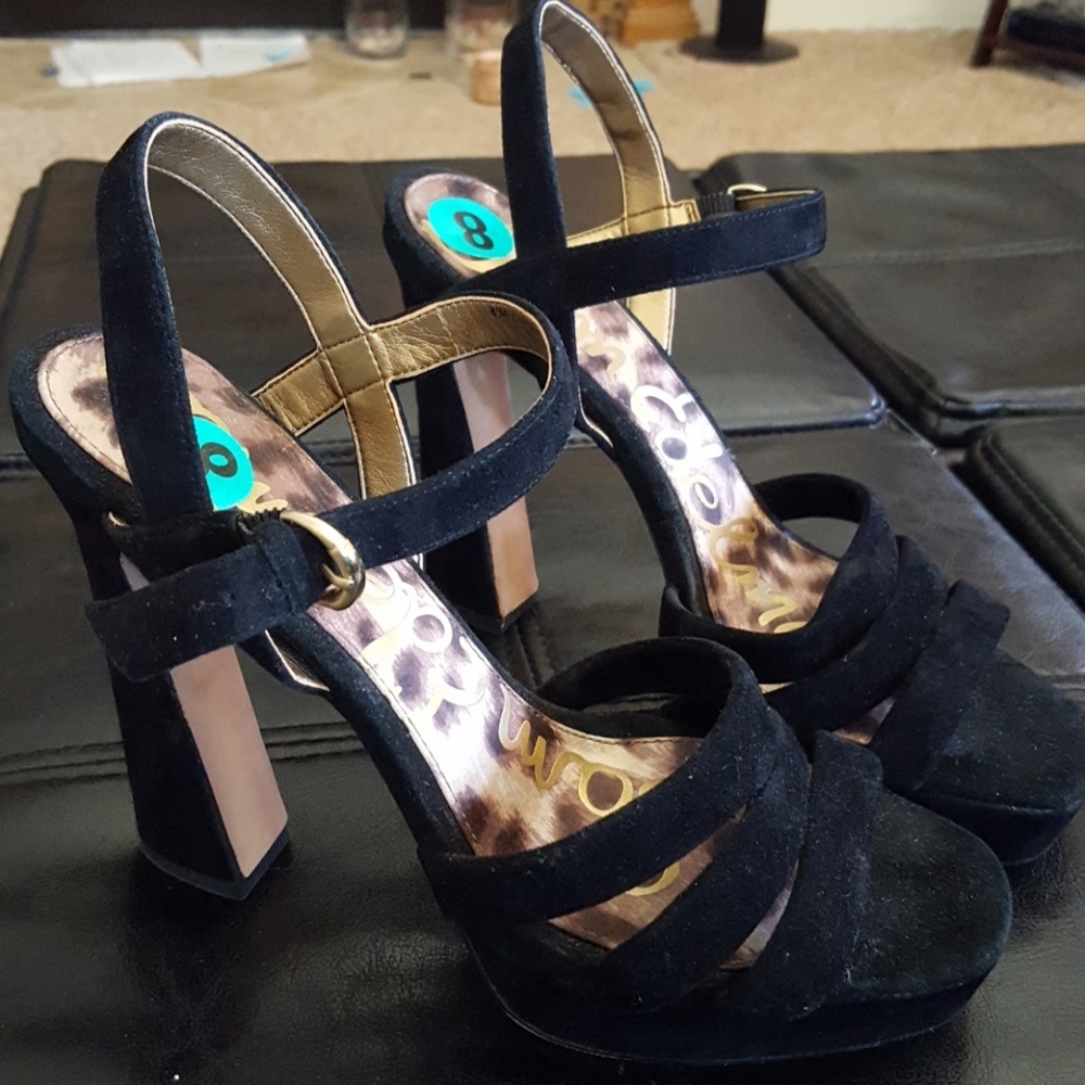 Shoe - Picture 2 of 3